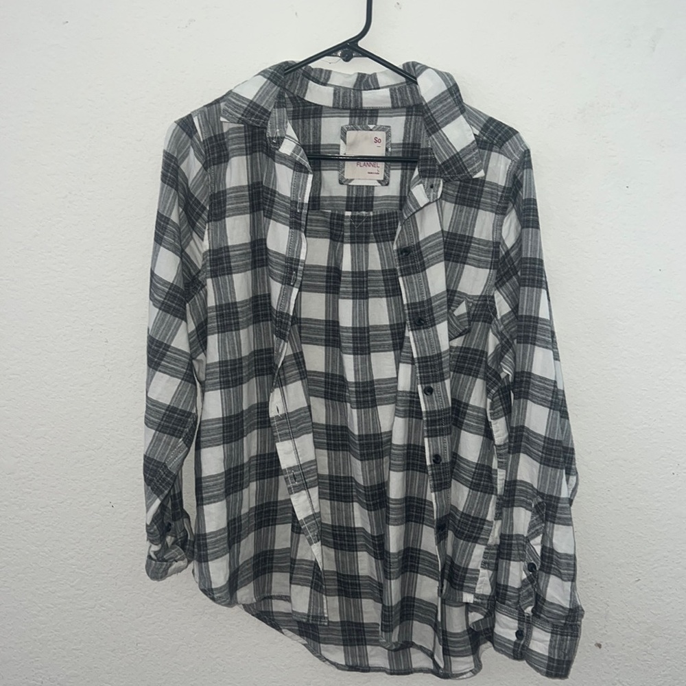 black and white cozy flannel size L